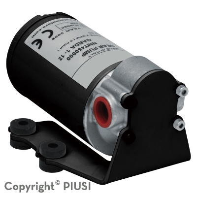 Máy bơm dầu diesel Piusi Garda 12V Máy bơm dầu diesel Piusi Garda 12V dùng bơm dầu diesel hoặc bơm dầu nhớt, sử dụng trong cấp phát xăng dầu nội bộ, bơm vận chuyển dầu trong hệ thống máy phát điện, lò hơi, lò đốt... Máy bơm dầu diesel được sử dụng rộng rãi trong Gara ô tô, nhà máy, xí nghiệp, công trường, khai trường, các trạm sửa chữa bảo dưỡng máy móc thiết bị, phương tiện, trong các ngành dịch vụ vận tải thủy bộ, tầu thuyền, đánh bắt cá và các ngành công nông nghiệp. Máy bơm dầu diesel Garda được sản xuất tại Italy nên có ưu điểm nổi trội là kết cấu gọn nhẹ, động cơ nhỏ nhưng công suất lớn, độ bền và tuổi thọ hoạt động cao, ít hư hỏng và ít phải bảo hành bảo trì. Kiểu bơm: Bơm bánh răng tự mồi Công suất bơm: 8-10 lít/phút tùy thuộc từng mã hàng Nguồn điện: 12V Kết nối đầu vào ra: 3/8" Máy bơm dầu diesel Piusi có thể kết hợp với đồng hồ đo lưu lượng dầu Piusi, bộ lọc dầu, ống hút, dây cấp, cò cấp để thành bộ hoàn chỉnh hoặc sử dụng riêng lẻ trong các hệ thống xăng dầu máy phát điện, lò hơi, lò đốt hoặc trong bơm trung chuyển từ bồn chứa này sang bồn chứa khác. Vui lòng xem thông số kỹ thuật chi tiết của sản phẩm trong Catalogue Sản phẩm được sản xuất bởi Piusi Italy và có xuất xứ Italy, được bảo hành 12 tháng theo tiêu chuẩn của nhà sản xuất. Vui lòng liên hệ với chúng tôi để được tư vấn thêm về các sản phẩm Máy bơm xăng dầu, Máy bơm dầu, Máy bơm dầu diesel, Máy bơm dầu nhớt, thiết bị báo mức bồn, đồng hồ đo dầu, đồng hồ đo lưu lượng, cò cấp xăng dầu và các thiết bị dầu mỡ khác của Piusi Italy.